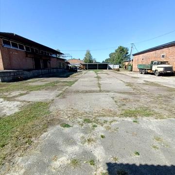 Центральна, 1