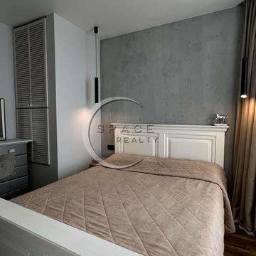 Молодіжна вул., 2