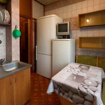 Олександрівський просп. (Косіора), 69б