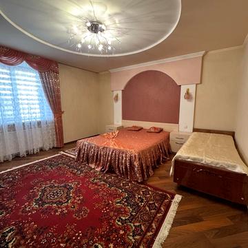 Зодчих вул., 4