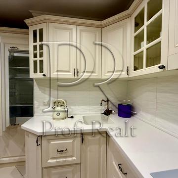 Борщагівська вул., 2