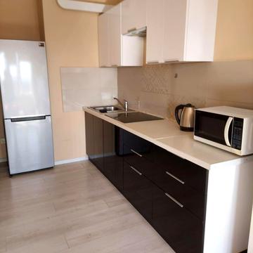 Літературна вул., 8