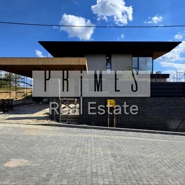 Квітнева вул., 28