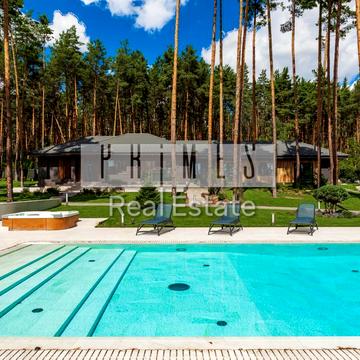 Шкільна вул., 12