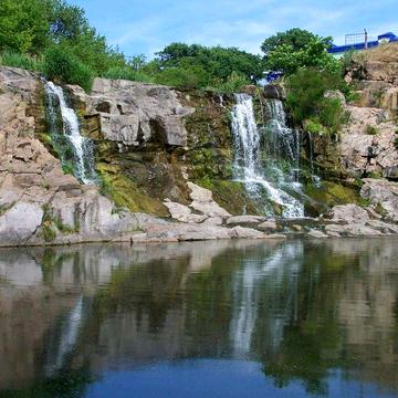 Продам Дачу на Карачунах біля річки, водоспаду, водосховища,лісу,озера
