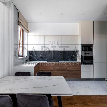 Продаж квартири, Turgenev, Центр, вул. Кониського