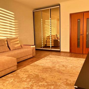 Анни Ахматової вул., 35-А