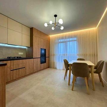 Однокімнатна  з видом на гори