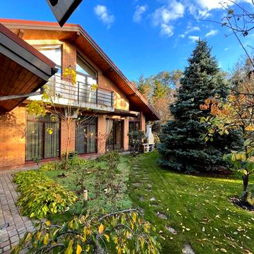 Продаж будинку 245 м. КМ "Козирна карта", с..Березівка