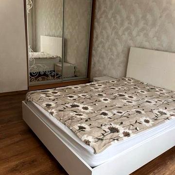 Здається 1 кім. квартира на довгострокову оренду.