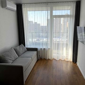 Василя Стуса вул., 35/37