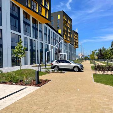 Богдана Хмельницького вул., 208