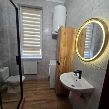 Метрологічна вул., 42