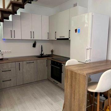 Оренда 2 ох кімнатної квартири в Брюховичах по вул .Незалежності Укра