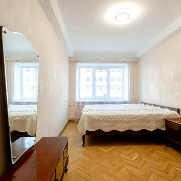 Без комісії.Здам 3 к. Центр, Свіжий ремонт,Велика Васильківська 45.