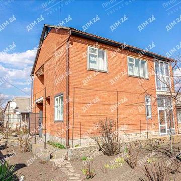 Будинок з господарськими спорудами у Решетилівці