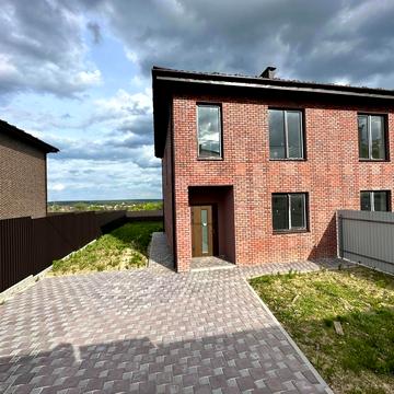 надажинська