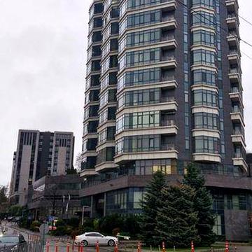 Квартира в ЖК PECHERSKY, бізнес-клас, резервне живлення, укриття.