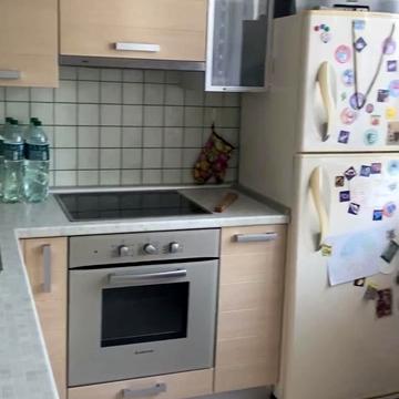 Юннатів вул., 1