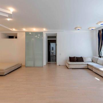 Велика квартира на Золотих Воротах! В одному рівні. Царський будинок!