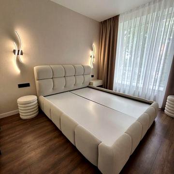 2к з новим ремонто! Центр міста! Без комісії!