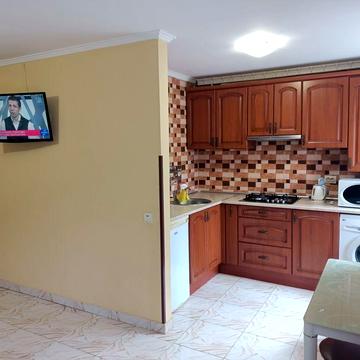 Тепленька квартира з підігрівом напроти ринку Івасюка 1