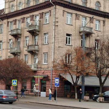 Продається ЕКСКЛЮЗИВНА 3кімнатна СТАЛІНКА в самому центрі міста