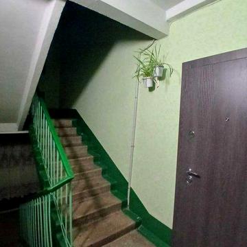 Оренда 2 к Набережна (р-н Ліцею №17)