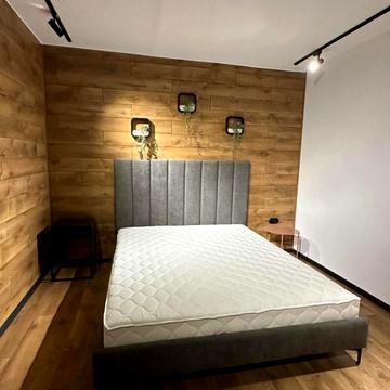 Зоряна вул., 10