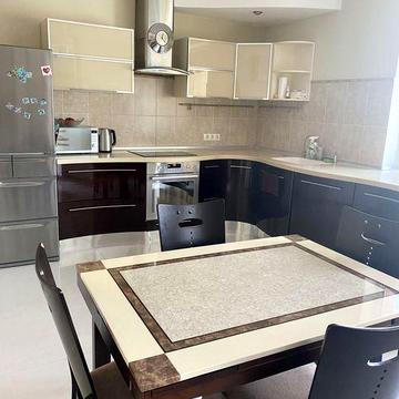 Без комісії продам трикімнатну квартиру 113 м Дніпровська Набережна 19