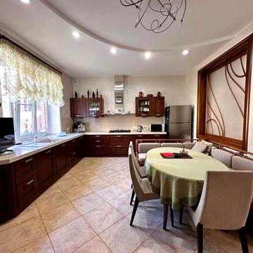 Києво-Мироцька вул.