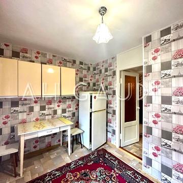 Лазурна вул., 26