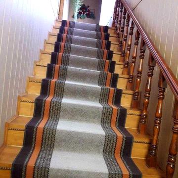 Будинок із земельною ділянкою