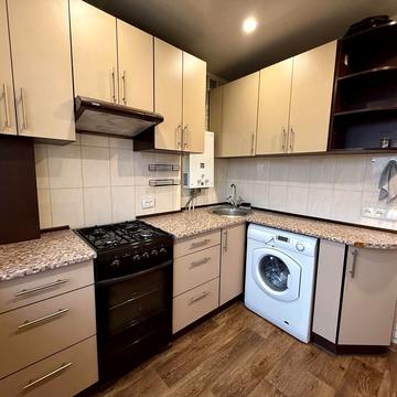 Центральний просп. (Лермонтова), 6