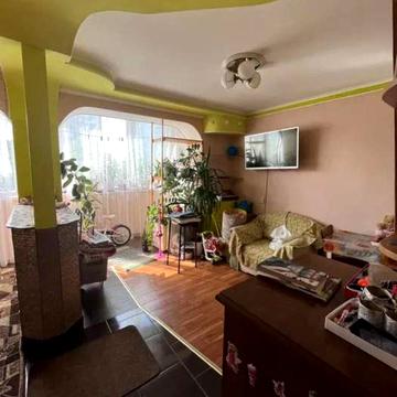 Мілютенка вул., 3