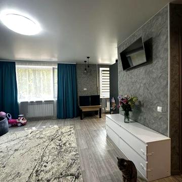 Продам 2к кв центр з меблями та технікою antonina