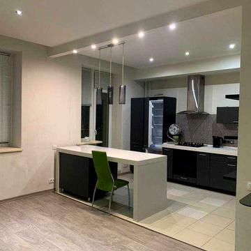 Сдам 2ккв метро Защитников Украины