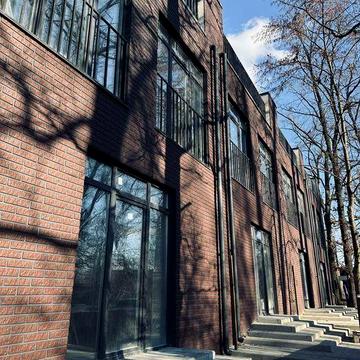 Затишний таунхаус у зеленому районі Бучі, зручний виїзд до Києва.