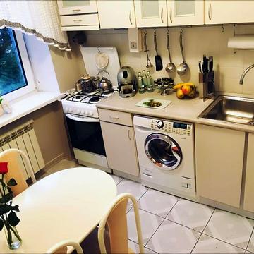 Затишна квартира прямо в центрі. Газ. Ремонт.Метро.