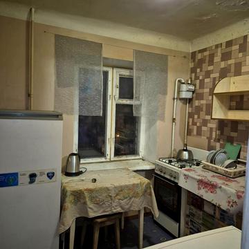 Небесної Сотні вул. (Леніна), 2