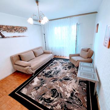 Автозаводська вул., 81