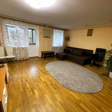 Максима Берлинського вул., 23/8а