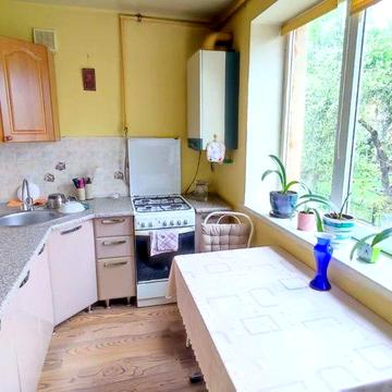 Продається 2к кв. вул. Довга