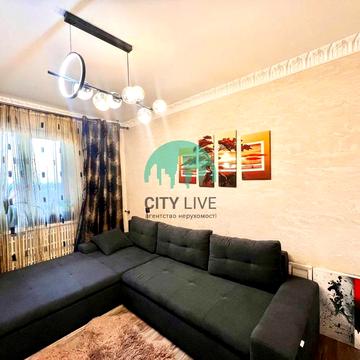 Володимира Івасюка вул., 42