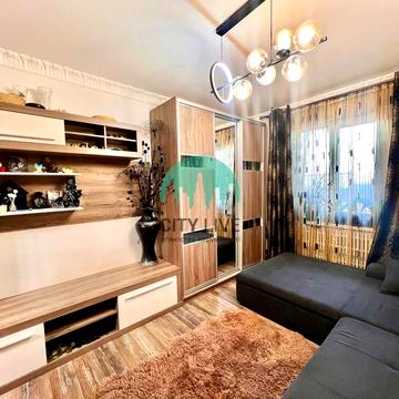 Володимира Івасюка вул., 42