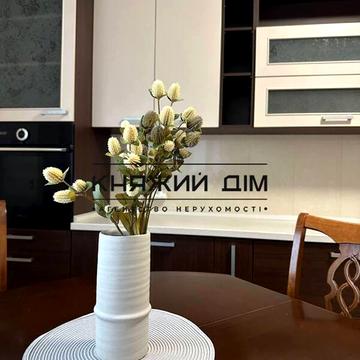 Бориса Гмирі вул., 6