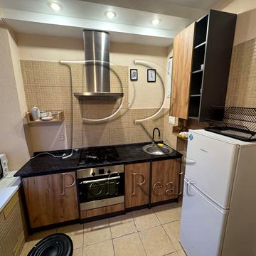 Вишгородська вул., 4