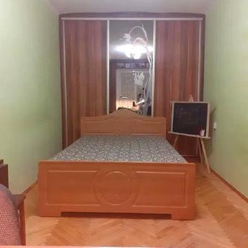 Антона Головатого вул., 4