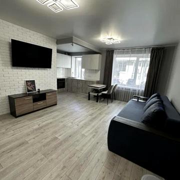 Левка Лукяненка вул. (Василя Жуковського), 35