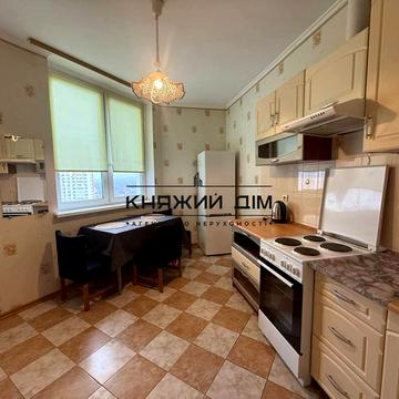 Бориса Гмирі вул., 4